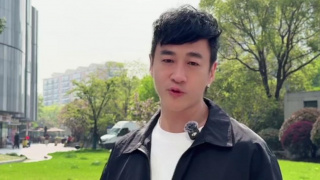 摸进她的小内裤里疯狂捏
